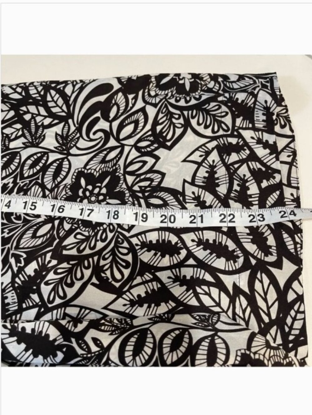 100% Silk CAbi #114 Sleeveless Tie Ascot Blouse Size Small Career Office EUC - Picture 12 of 13